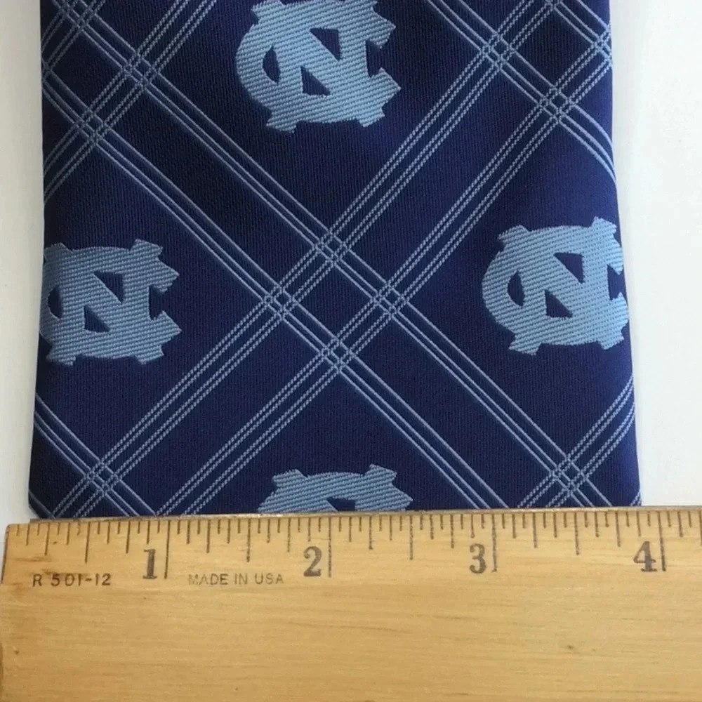 NWT North Carolina Tar Heels Collegiate Tie - Picture 4 of 8
